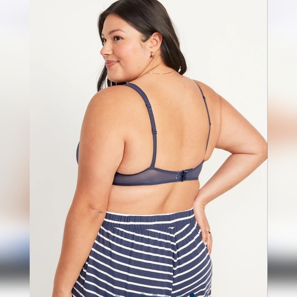⭐️40% Off⭐️ Old Navy Mesh Unlined Underwire Plunge Bra - Picture 6 of 9